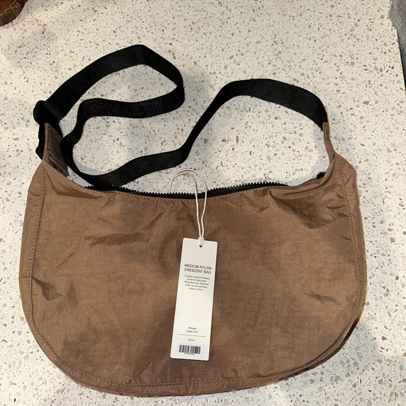 BAGGU Medium Nylon Crescent Bag ✨ - Picture 4 of 4